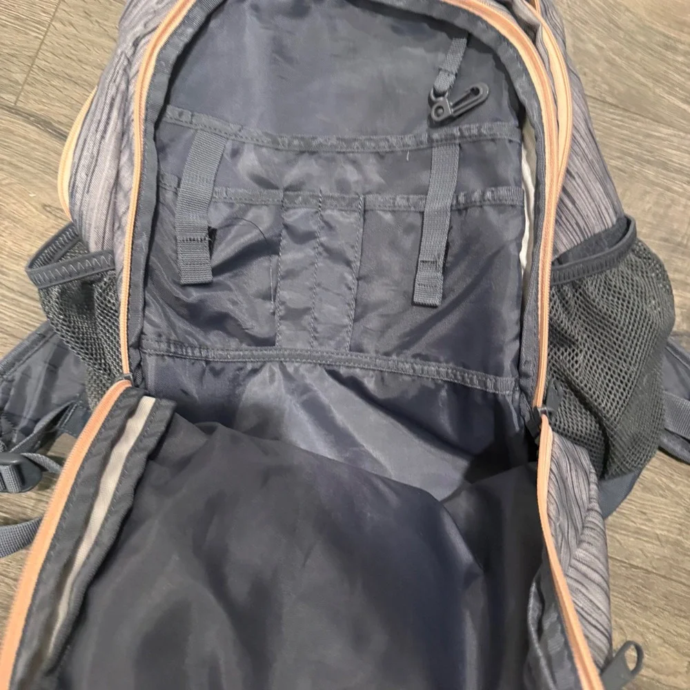 Adidas Backpack Unisex OS Grey Peach Excellent Space Dye Multi-Pocket Sporty - Picture 3 of 5
